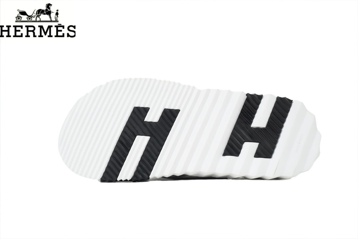 Hermès Light Grey Leather and Suede Cross-Strap Slide Sandal