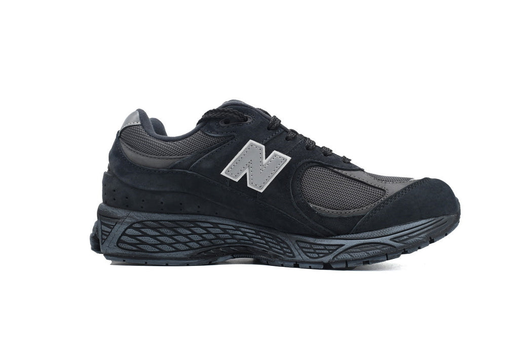 New Balance 2002R Women's & Men's Black & Charcoal Retro Sneakers