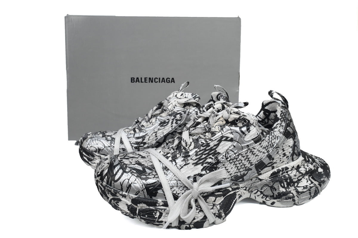 Balenciaga  men's shoes Track 3XL Sneaker – Low-Top Chunky Sole runners Black and White