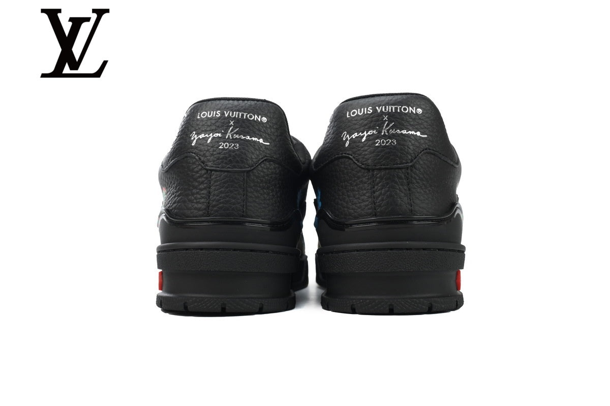 Louis Vuitton Trainer shoes for man  women Sneakers - Black Printed
