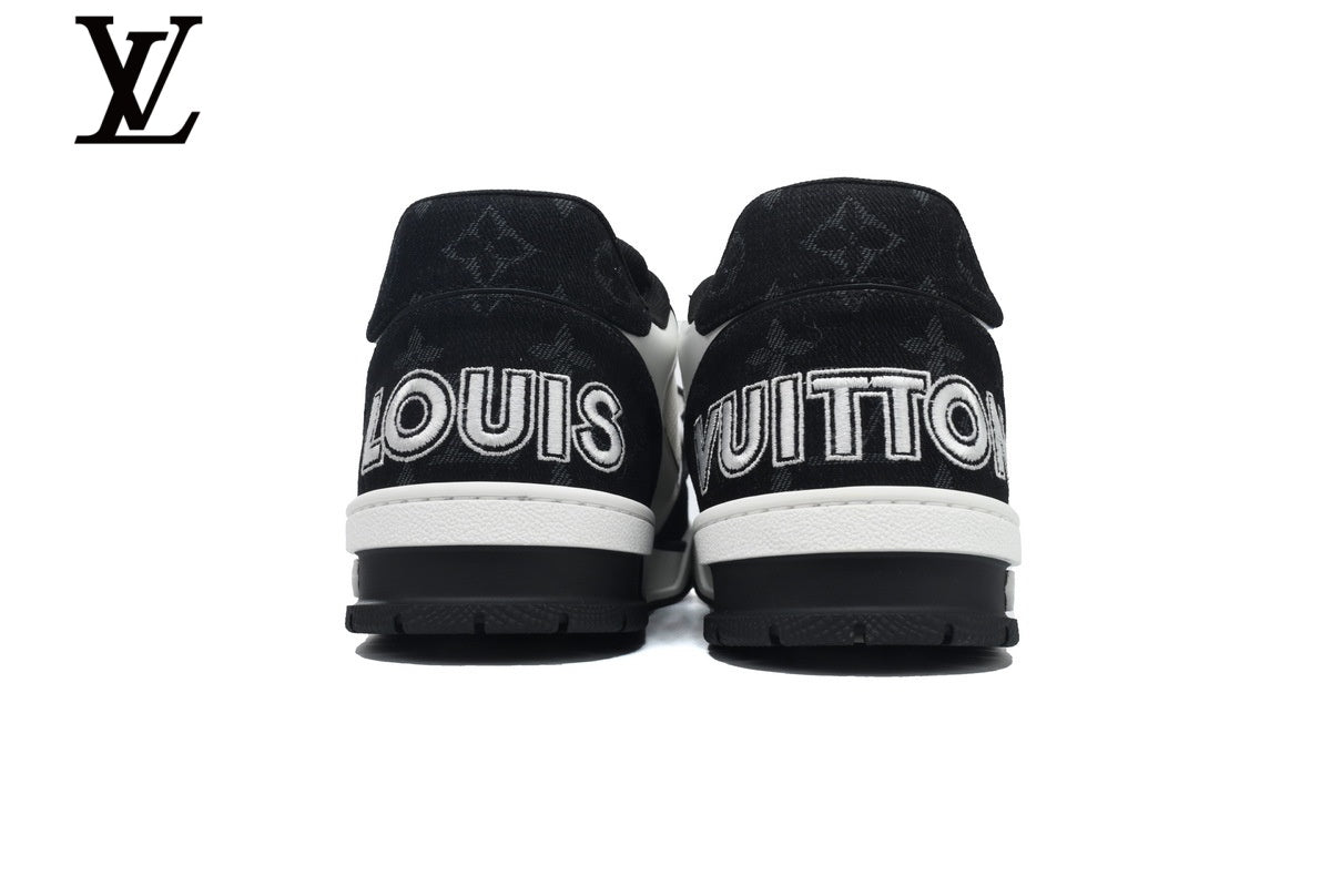 Louis Vuitton Trainer shoes for man  women Sneakers – Black & White
