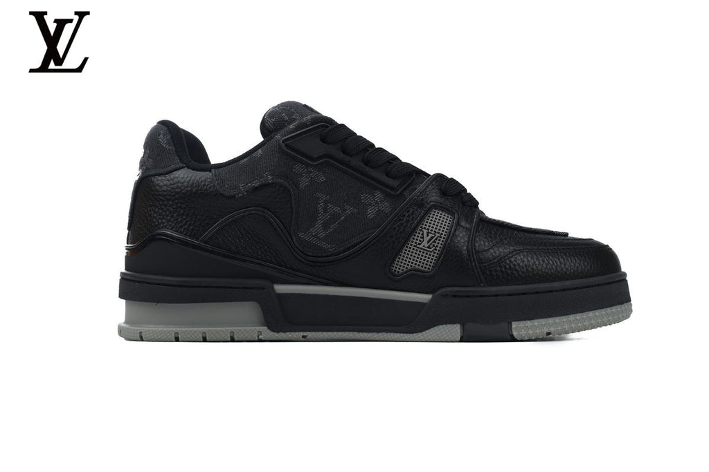 Louis Vuitton Trainer  shoes for man  women Sneaker – Black Monogram Leather