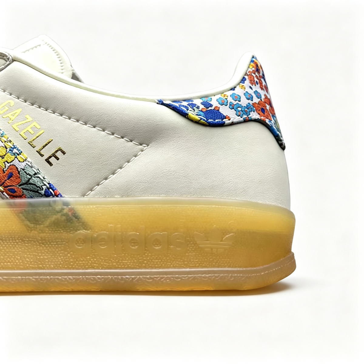 adidas samba  women's shoes  men's samba sneakers adidas samba Off-White Floral Print / Gum